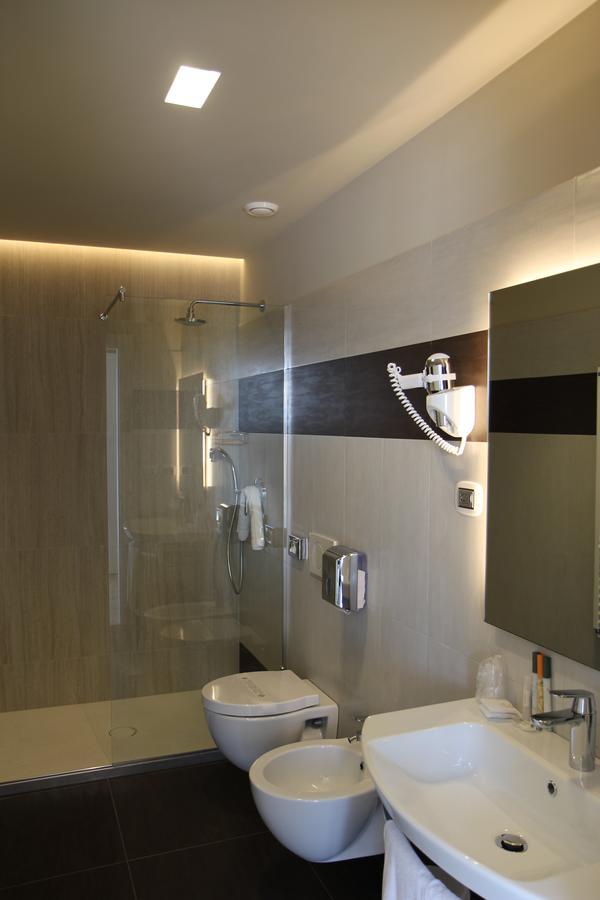 Suites & Apartments Liola' Castrocielo Bagian luar foto